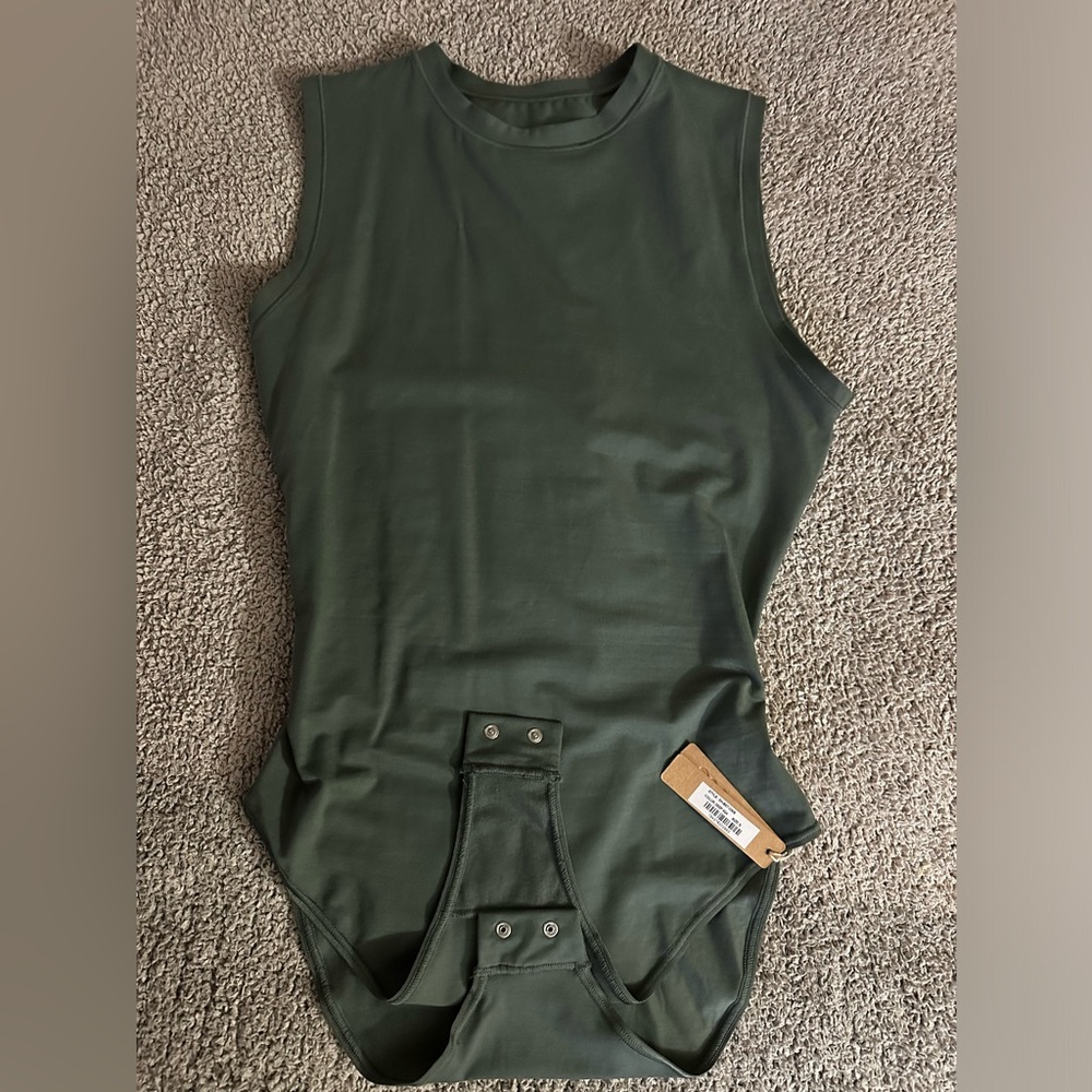 Skims crew neck bodysuit color: deep sea